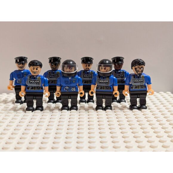 Make-It Blocks (Dollar Tree) Police Officer Minifigures Lot - Picture 1 of 7